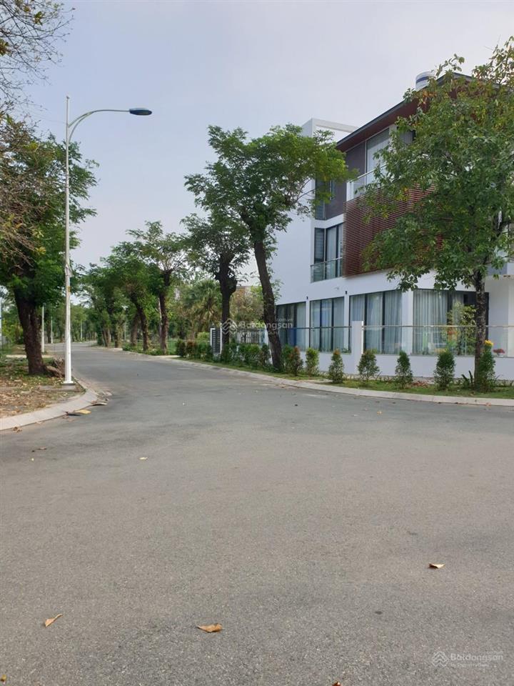 Bán gấp lô 2 mặt tiền. dt 8x16m, giá 45 tr/m2.  0902 746 ***