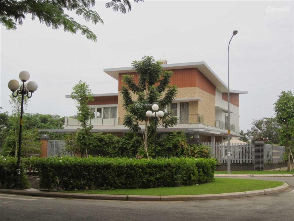 Lô góc 2 mt, ngay rạch. dt 14 x21, chỉ 39 tr/m2.  0902 746 ***