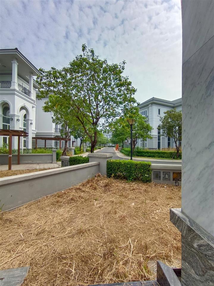 Căn 2 mt khu sol villas. vị trí cực đẹp. dt 342m2, chỉ 39 tỷ.  0902 746 ***