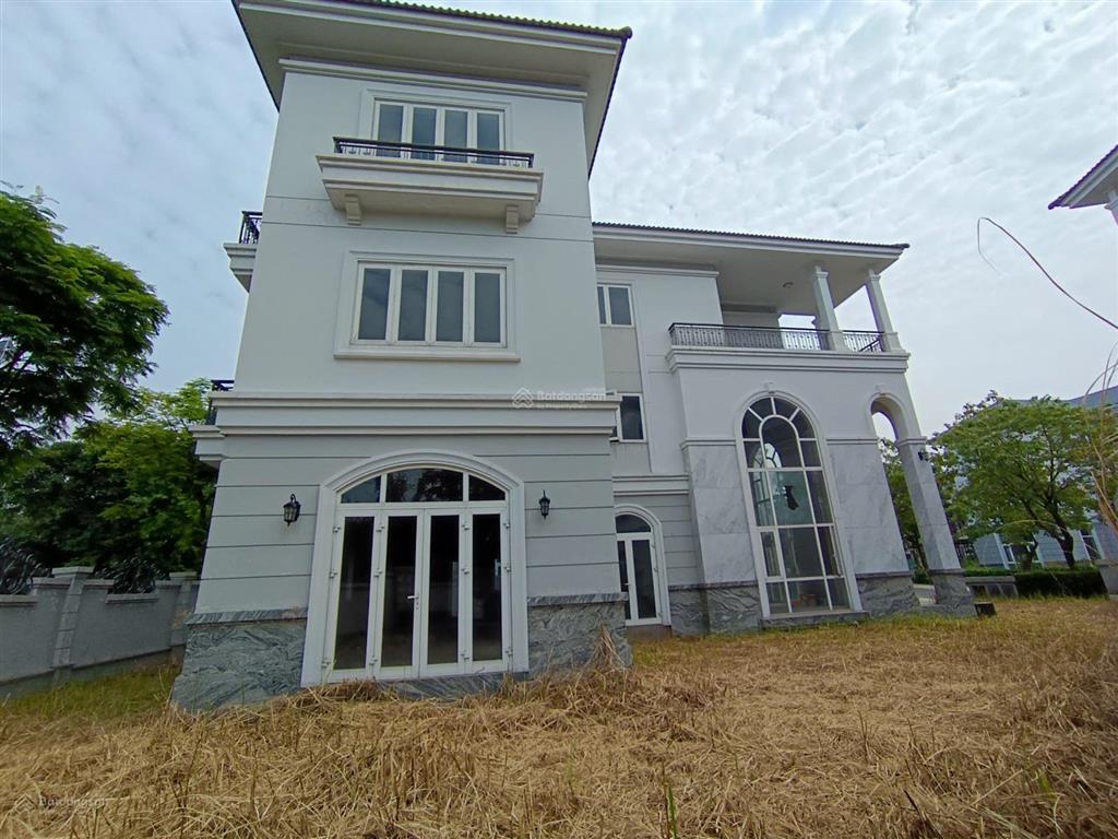 Căn 2 mt khu sol villas. vị trí cực đẹp. dt 342m2, chỉ 39 tỷ.  0902 746 ***