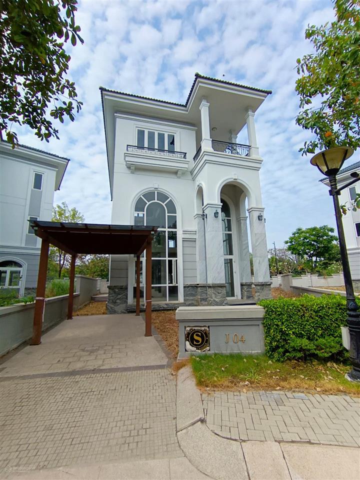 Căn 2 mt khu sol villas. vị trí cực đẹp. dt 342m2, chỉ 39 tỷ.  0902 746 ***