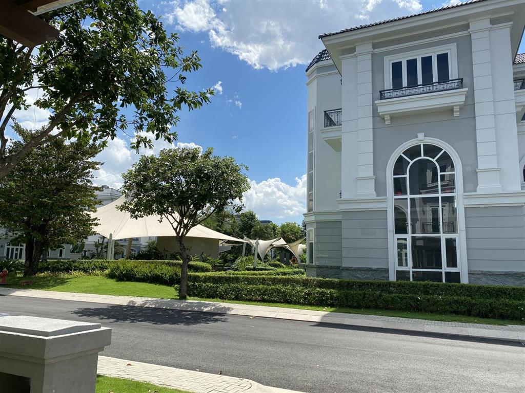 Căn 2 mt khu sol villas. vị trí cực đẹp. dt 342m2, chỉ 39 tỷ.  0902 746 ***