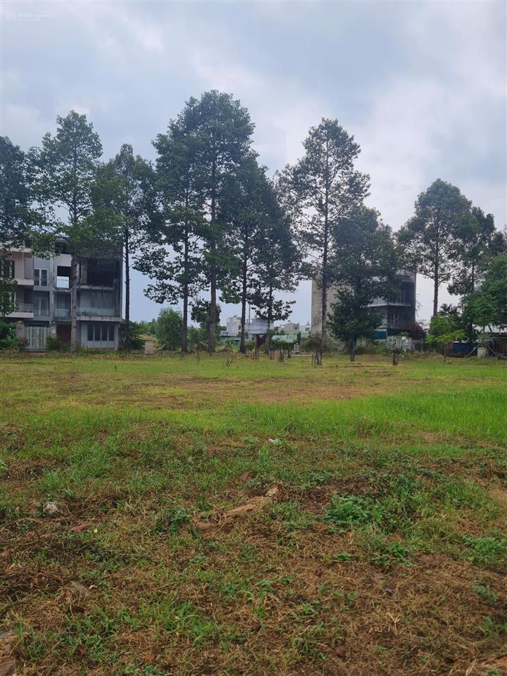 Lô 2 mặt trước sau, ngay rạch môn, vị trí hiếm. dt 286.4m2, giá 48 tr/m2.  0902 746 ***