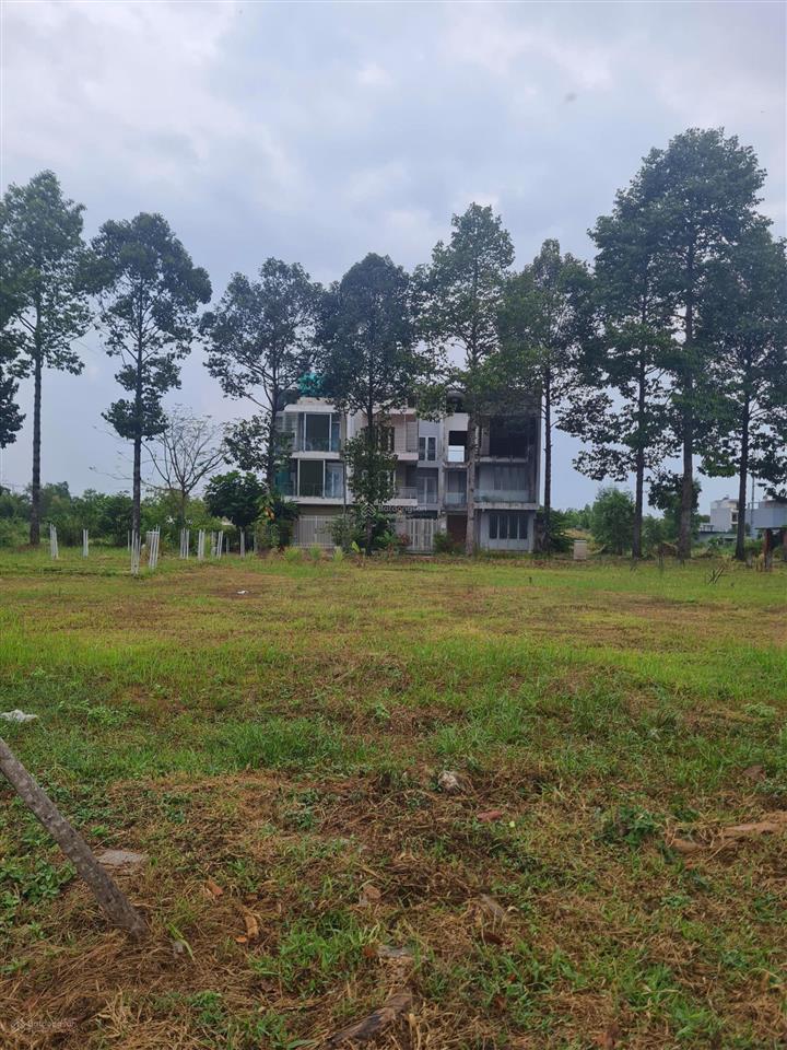 Lô 2 mặt trước sau, ngay rạch môn, vị trí hiếm. dt 286.4m2, giá 48 tr/m2.  0902 746 ***