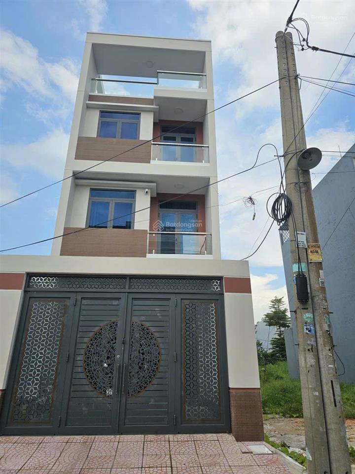 Lô đất tuyệt đẹp, gần khu chung cư, trường học, ngay gần phạm thế hiển. dt 120m2, chỉ 5.3 tỷ