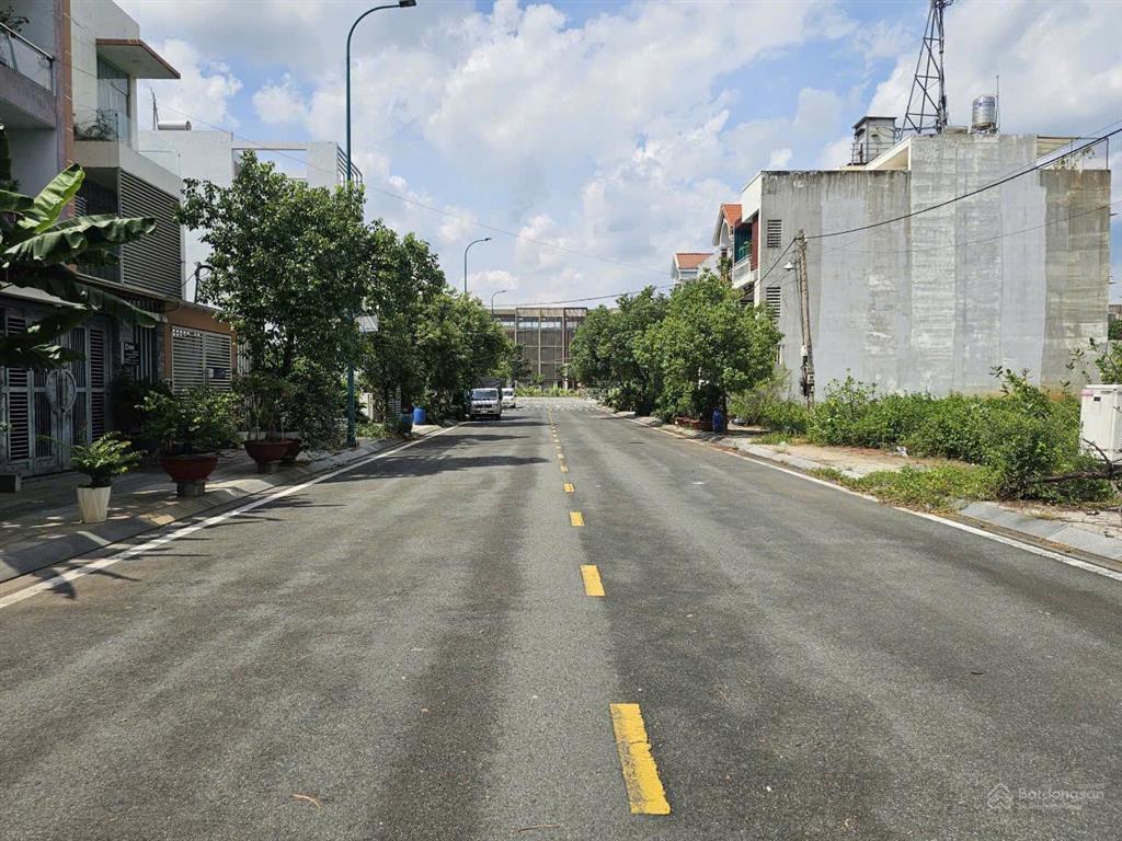 Đất kế bên khu global, ngay khu thả diều. dt 5m x 20m, chỉ 18,5 tỷ, sổ cá nhân. 0902,746.319