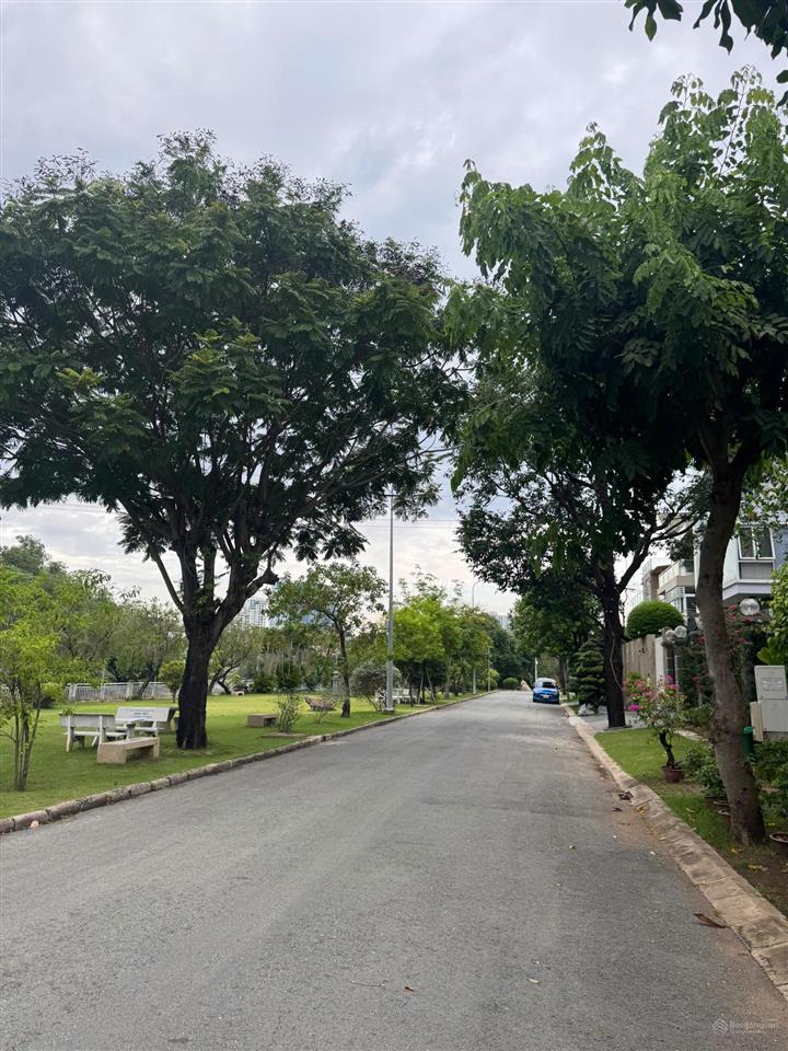 Đi định cư cần bán gấp căn biệt thự ven sông nam phú view trực diện công viên, kdc nam long, quận 7