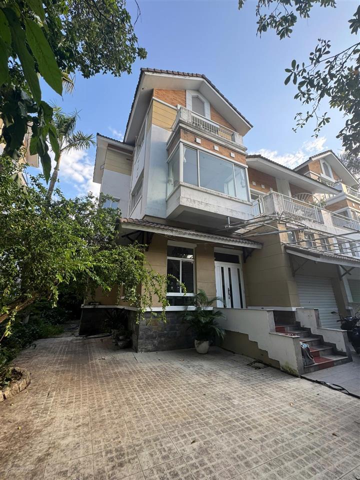 Đi định cư cần bán gấp căn biệt thự ven sông nam phú view trực diện công viên, kdc nam long, quận 7