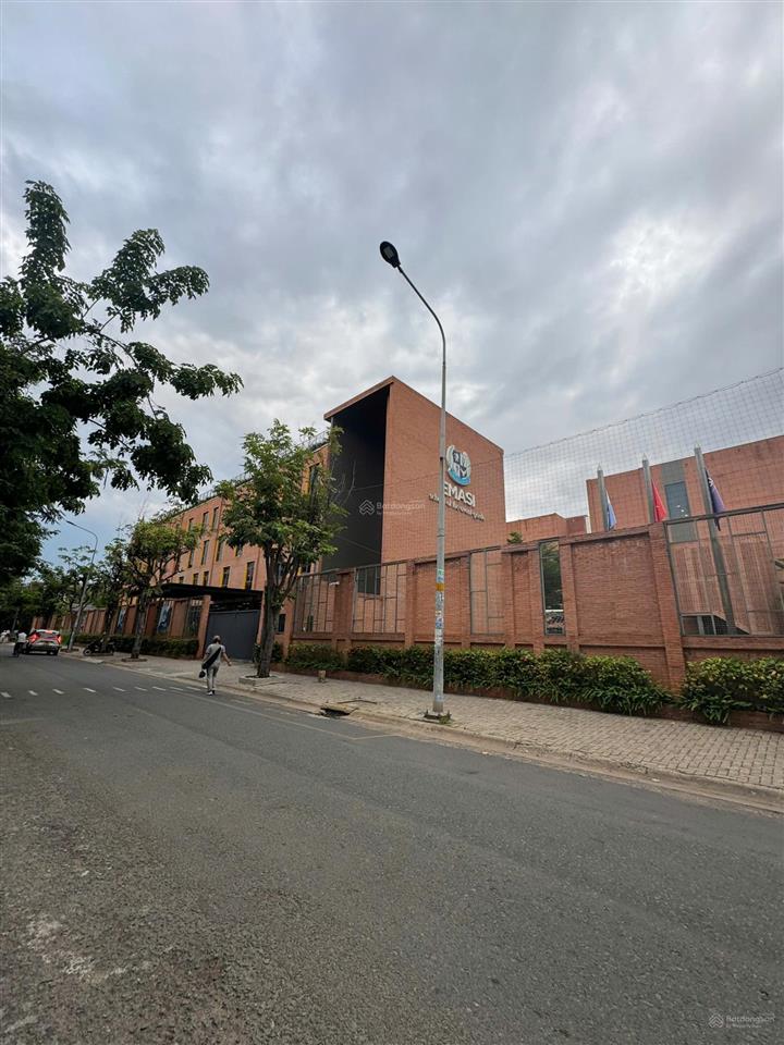 Đi định cư cần bán gấp căn biệt thự ven sông nam phú view trực diện công viên, kdc nam long, quận 7