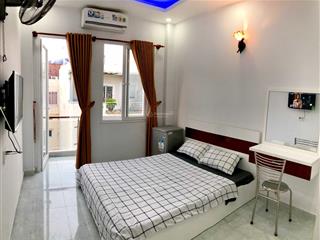 Phòng full nội thất, an ninh. mặt tiền xe hơi đến cửa. sát sân bay