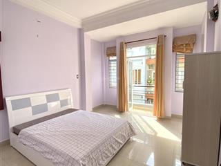 Phòng sẵn nội thất, thoáng mát. đối diện emart phan văn trị