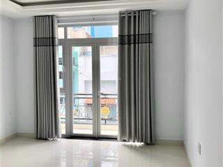 Phòng mới, đẹp, có nội thất ban công. gần ngã 4 hàng xanh đbl