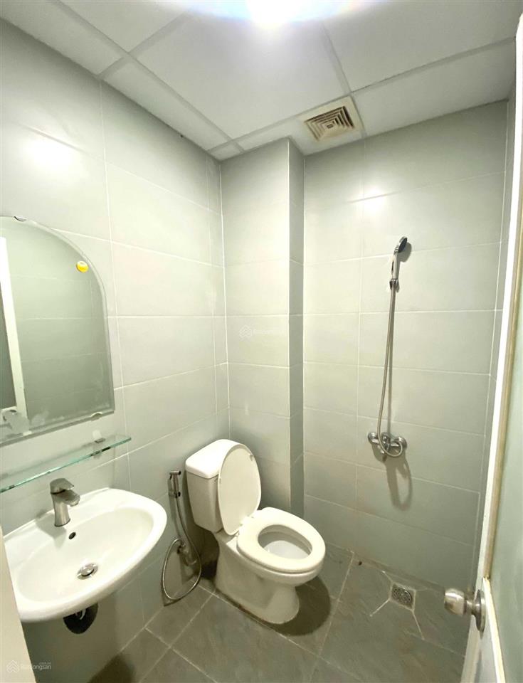 Phòng sẵn nội thất, thoáng mát. đối diện emart phan văn trị