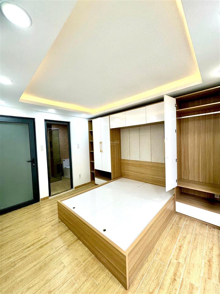 Phòng đang setup chuẩn bị khai trương. đối diện chợ hạnh thông tây, mặt tiền quang trung