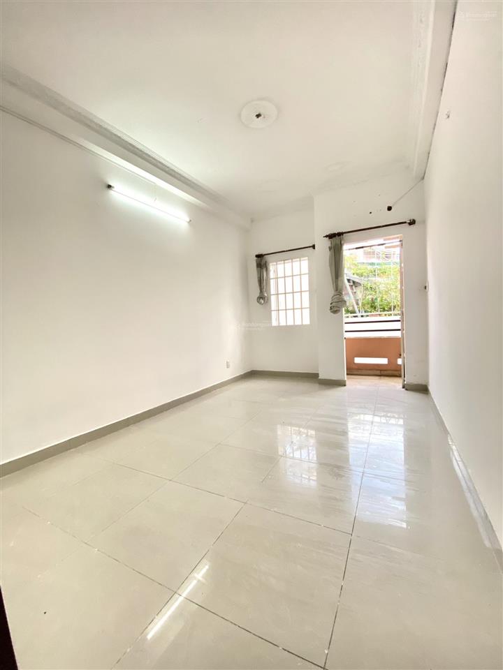 Phòng mini giá rẻ, mới, thoáng mát. hẻm 120 thích quảng đức
