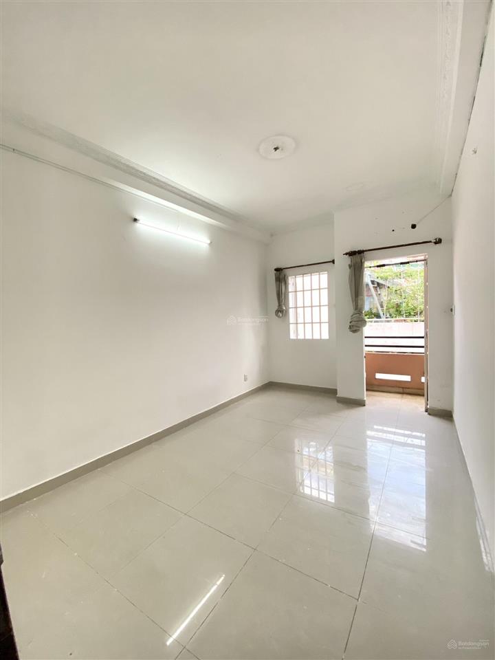 Phòng mini giá rẻ, mới, thoáng mát. hẻm 120 thích quảng đức