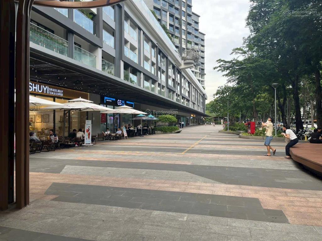 Shophouse đại lộ celadon. căn đẹp sẵn hd thuê 5 năm. cam kết lợi nhuận đến 5%. k phát sinh chi phí