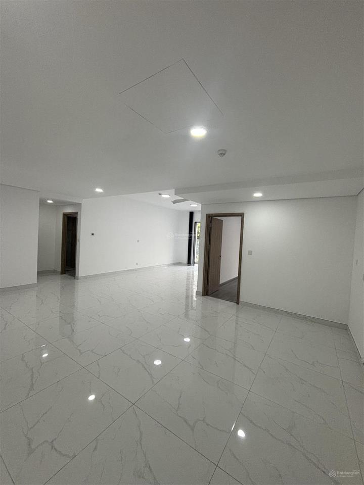 Căn hiếm! sky villa celadon city 206m², 3 phòng ngủ, nhận nhà ngay. giá thật, xem là chốt. nhà mới