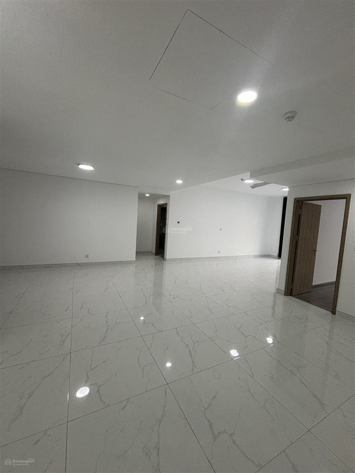 Căn hiếm! sky villa celadon city 206m², 3 phòng ngủ, nhận nhà ngay. giá thật, xem là chốt. nhà mới