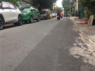 Nhà mặt tiền đường hoa hồng phường 2 quận phú nhuận. gía 19 tỷ