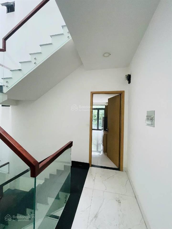 Nhà 5 x 20m xây 4 tầng  mặt tiền đường muồn tím  kdc cát lái ( 12.8 tỷ )