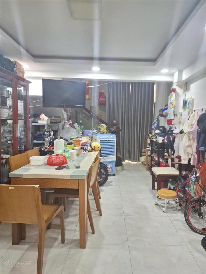 Bán nhà 18 tỷ  mặt tiền đường hoa hồng  gần phan xích long