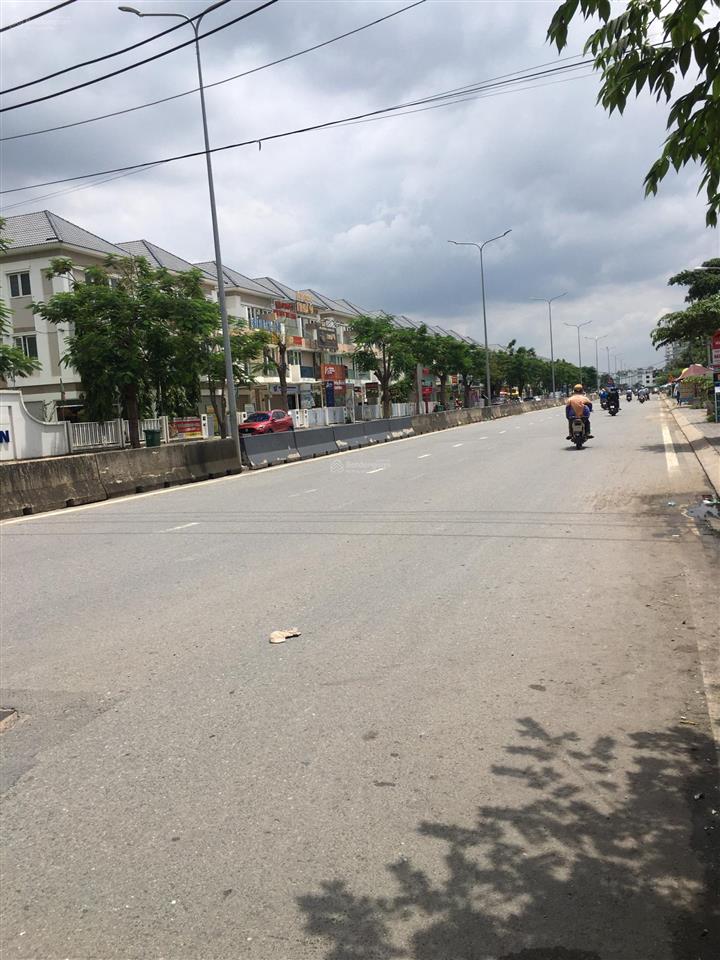 Đất mặt tiền đường bưng ông thoàn dt 1000m bán 68 tỷ