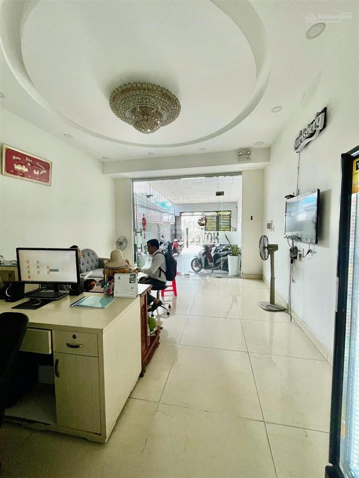 Bán khách sạn giá 17.7 tỷ  doanh thu 100tr/tháng  khu đường nguyễn duy trinh.