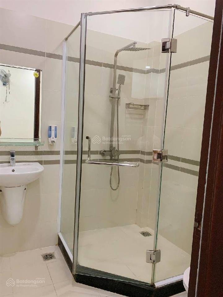 Bán khách sạn giá 17.7 tỷ  doanh thu 100tr/tháng  khu đường nguyễn duy trinh.