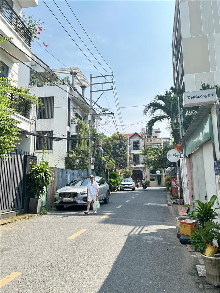 Bán khách sạn giá 17.7 tỷ  doanh thu 100tr/tháng  khu đường nguyễn duy trinh.