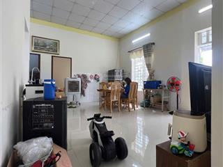 Bán căn nhà giá rẻ góc 2 mt khu lavender , 8x18 m2 khu biệt thự, giá chỉ 3 tỷ250 có htro vay