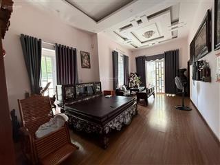 Cần bán căn nhà vườn gần ub phường trảng dài  sổ riêng giá chỉ 4tỷ5 gần 200m2, sân đậu 2 xe ô tô