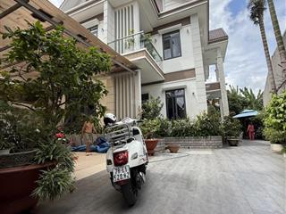 Kẹt tiền gia đình cần bán căn biệt thự bao đẹp giá rẻ, mặt tiền buôn bán tp biên hoà