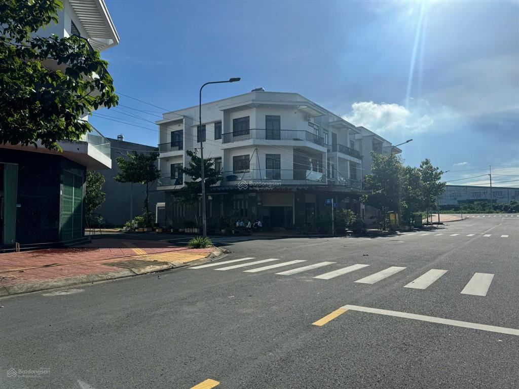 Shophouse tại quốc lộ 1a và kcn bàu xéo (rộng 500ha) kinh doanh khai thác dòng tiền được ngay
