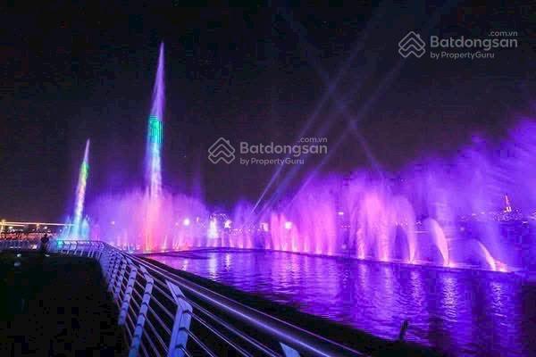 Bán căn 2pn hướng đông nam  view nhạc nước  9.692 tỷ (rẻ nhất thị trường )