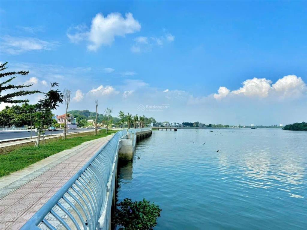 Bán 2 lô đất đẹp, mặt tiền đường bờ kè ven sông 30m, sổ sẵn, chỉ 6 tỷ