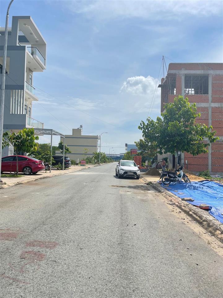 Bán 1 lô đất cổng chính sân bay quốc tế long thành kdc an thuận giá tốt hơn thị trường  0937 012 ***