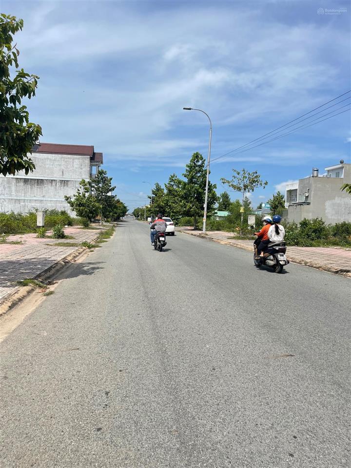 Cần bán gấp 1 lô đường n7 kdc an thuận long thành vị trí đẹp xây nhà xây văn phòng0937 012 ***