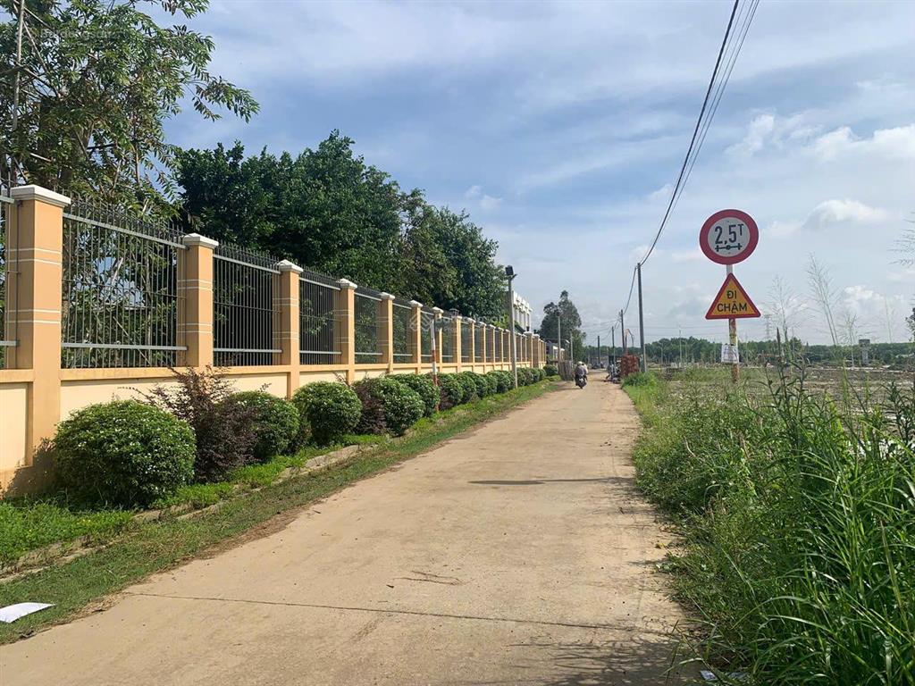 Chính chủ gửi bán đất mt đường giáo tùng, p. tân triều. diện tích 942m2, đất nn, shr, giá 2,35 tỷ