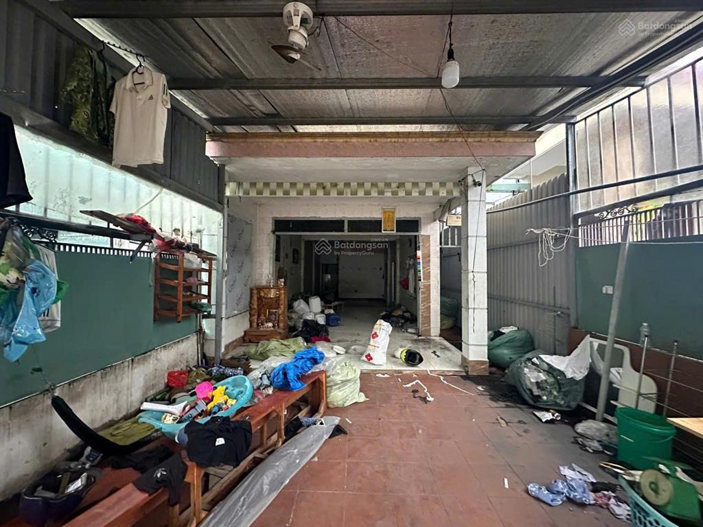 Siêu rẻ 198m2( 5x40) full thổ đường ô tô 1 sẹc dt743b ngay ttyt dĩ an nhà cấp 4