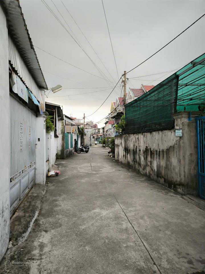 Siêu rẻ 198m2( 5x40) full thổ đường ô tô 1 sẹc dt743b ngay ttyt dĩ an nhà cấp 4