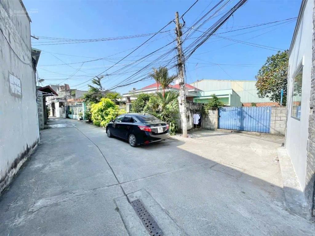 Siêu rẻ 198m2( 5x40) full thổ đường ô tô 1 sẹc dt743b ngay ttyt dĩ an nhà cấp 4