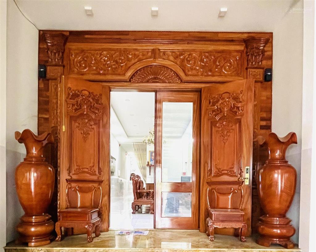 Bán căn hotel mặt phố 6 tầng tại đường 769, lộc an, long thành, 200m2, giá thỏa thuận