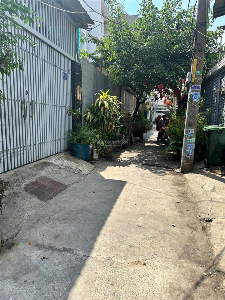 Chính chủ cần bán nhà cấp 4 tiện xây mới 100m2 full thổ cư giá 6,5 tỷ.  0917 343 ***