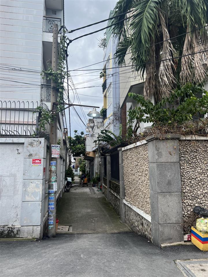 Chính chủ cần bán nhà cấp 4 tiện xây mới 100m2 full thổ cư giá 6,5 tỷ.  0917 343 ***