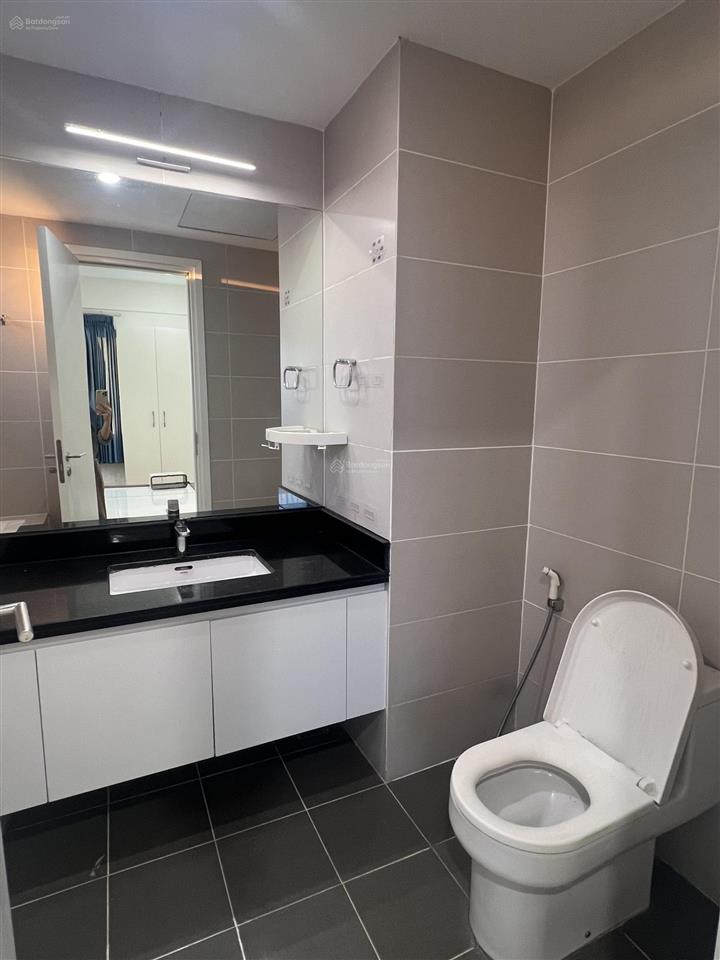 Bán nhanh căn hộ 2pn 2wc diamond lotus rivrside q8 đã có sổ giá chỉ 6,350 tỷ.  0917 343 ***