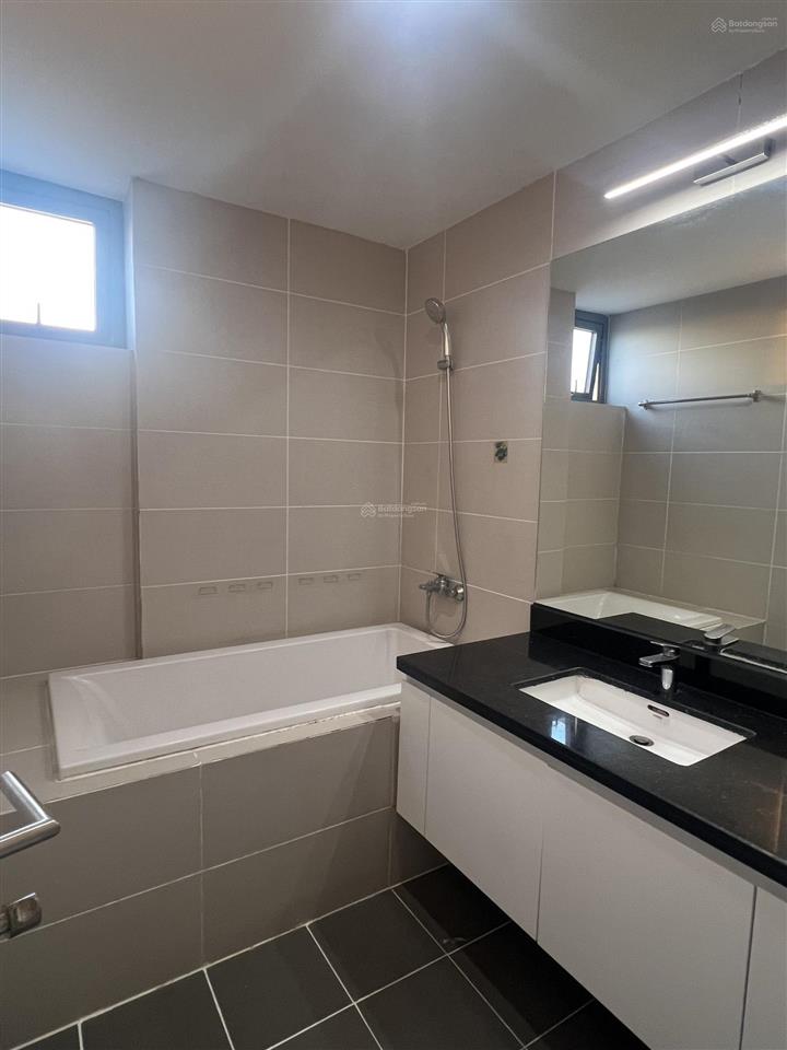 Bán nhanh căn hộ 2pn 2wc diamond lotus rivrside q8 đã có sổ giá chỉ 6,350 tỷ.  0917 343 ***
