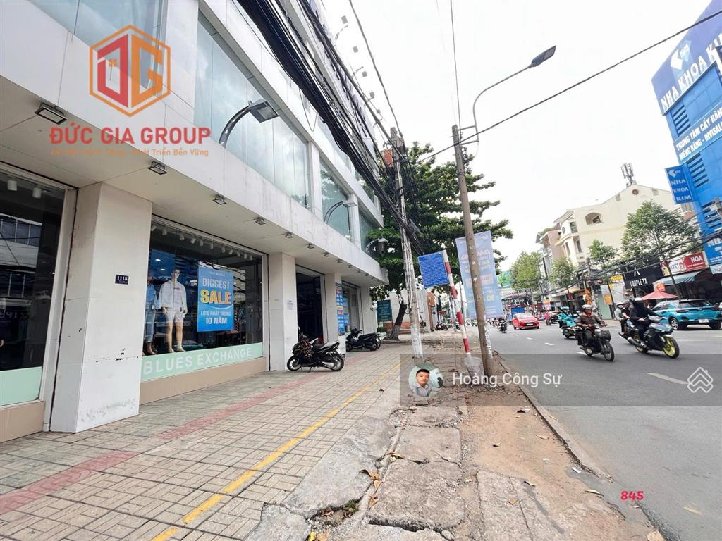 Cho thuê nhà ngang 20m mặt tiền đường phạm văn thuận ngay ngã tư vincom 1500m2 sàn giá 250 triệu