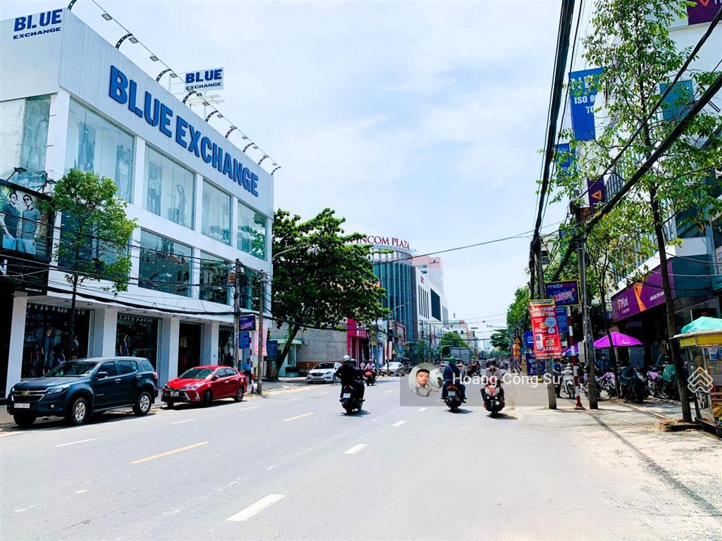 Cho thuê nhà ngang 20m mặt tiền đường phạm văn thuận ngay ngã tư vincom 1500m2 sàn giá 250 triệu