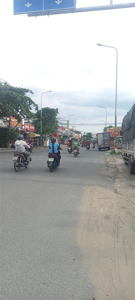 Đất mặt tiền đường đồng khởi, mặt bằng kinh doanh ngay chợ 26, dt 5 x 36m , giá 9,1 tỷ, biên hòa